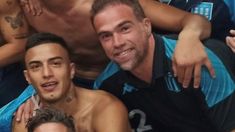 Miranda e Insúa celebraron como dos hinchas más. Miranda e Insúa celebraron como dos hinchas más.