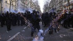 Francia: detuvieron a más de 1200 personas en la cuarta jornada de protestas. Francia: detuvieron a más de 1200 personas en la cuarta jornada de protestas.