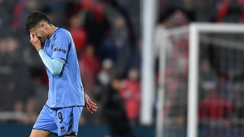 El goleador del Pirata protestó por la designación del árbitro Darío Herrera.