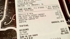 El curioso ticket que se viralizó en Twitter. El curioso ticket que se viralizó en Twitter.