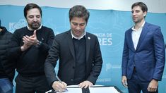 Axel Kicillof junto a Santiago Passaglia y Nicolás Kreplak. Axel Kicillof junto a Santiago Passaglia y Nicolás Kreplak.