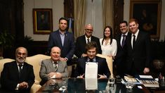 Milei recibió en Casa Rosada a los representantes de la Orden de Economistas de Brasil (OEB). Milei recibió en Casa Rosada a los representantes de la Orden de Economistas de Brasil (OEB).