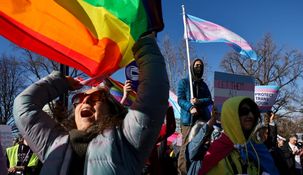 Activistas por los derechos de las personas trans hicieron una protesta frente a la Corte Suprema de Estados Unidos en Washington, en enero de 2026. Activistas por los derechos de las personas trans hicieron una protesta frente a la Corte Suprema de Estados Unidos en Washington, en enero de 2026.