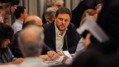 Santoro fue contra la derecha.