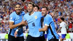 Los jugadores uruguayos festejaron la victoria sobre Estados Unidos. Los jugadores uruguayos festejaron la victoria sobre Estados Unidos.