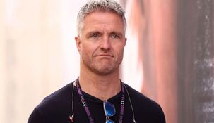 Para Schumacher, tanto el español como Hamilton ya construyeron carreras extraordinarias y ahora deberían abrir paso a los pilotos que llegan desde la Fórmula 2 y otras categorías formativas