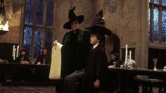 Murió Leslie Phillips, el actor que le dio voz al Sombrero Seleccionador de Harry Potter Murió Leslie Phillips, el actor que le dio voz al Sombrero Seleccionador de Harry Potter