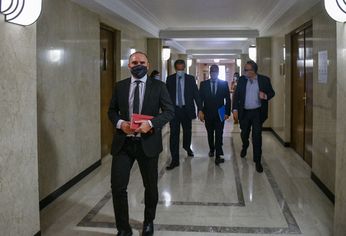 Kulfas y Pesce también acompañaron a Guzmán y Feletti.