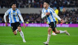 Así festeja el gol Thiago Almada, el mejor de la Selección. Así festeja el gol Thiago Almada, el mejor de la Selección.