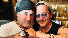 El actor de Hollywood sorprendió al visitar distintos lugares emblemáticos de Buenos Aires como el Teatro Colón. El actor de Hollywood sorprendió al visitar distintos lugares emblemáticos de Buenos Aires como el Teatro Colón.