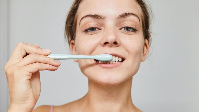 Una higiene bucal deficiente puede afectar gravemente la salud general, ya que no solo compromete la cavidad oral, sino también otras funciones vitales del organismo.