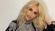 Lali Espósito habló de su beso con la modelo Alejandra Efímer Lali Espósito habló de su beso con la modelo Alejandra Efímer