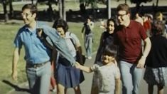 &nbsp;A la izq., con la campera al hombro, el seminaristaasesinado, Salvador Barbeito. A la der. el sobreviviente, Rodolfo Capalozza.