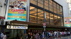 A la salida de “Casadoscon hijos”, Guillermo Francella vivió un confuso episodio con una fan A la salida de “Casadoscon hijos”, Guillermo Francella vivió un confuso episodio con una fan