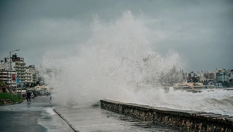 Los impactantes videos e imágenes de la ciclogénesis que azotó Mar del Plata