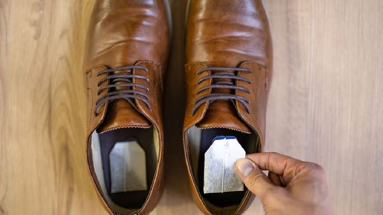 Cómo eliminar el mal olor de las zapatillas y zapatos con bicarbonato.