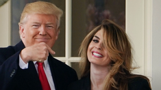 Donald Trump junto a la exasesora de campaña Hope Hicks. Donald Trump junto a la exasesora de campaña Hope Hicks.