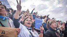 Una multitud acompañó el discurso de Cristina Kirchner. Una multitud acompañó el discurso de Cristina Kirchner.