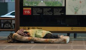 Frio polar y crueldad: denuncian que el ministerio de Capital Humano tiene 70 mil frazadas guardadas en los depósitos