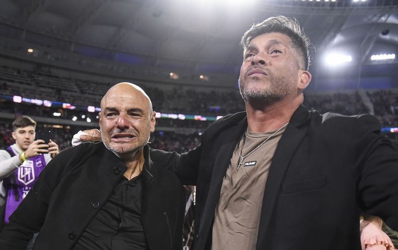 Favio Orsi y Sergio Gómez, la dupla que logró el título. Hoy, el DT es Walter Zunino.