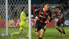 Martínez Quarta se redimió del error en el ST, y metió el gol del triunfo.