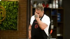 El llanto del Turco García tras su eliminación en Masterchef Celebrity El llanto del Turco García tras su eliminación en Masterchef Celebrity