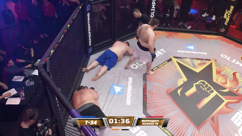 Daniyal T-34 Elbaev venció con rapidez a sus dos oponentes.