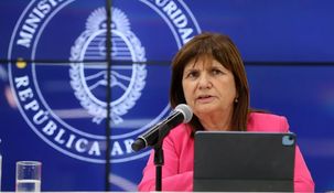 “Los tienen hace 15 años sin causa, eso en un Estado de Derecho no puede pasar, esas personas no pueden seguir presas, explicó Bullrich. “Los tienen hace 15 años sin causa, eso en un Estado de Derecho no puede pasar, esas personas no pueden seguir presas, explicó Bullrich.