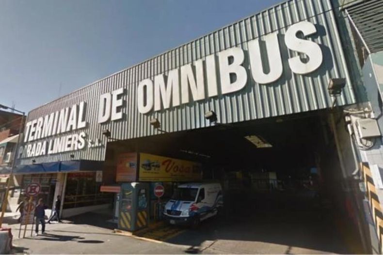 Denuncian una parada de ómnibus ilegal en la Ciudad de Buenos Aires