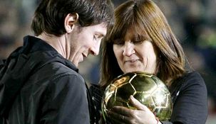 Lionel Messi junto a su madre Celia Cuccittini.