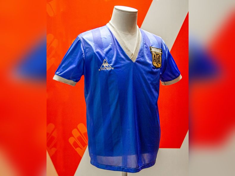 Creación digital de la camiseta de Maradona en el campeonato mundial del 86.