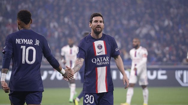 La felicitación de Neymar a Messi tras el golazo.