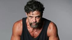 Un tenso cruce entre Castro y una cronista se suma al escándalo que sacude al actor mientras veranea en Mar del Plata. Un tenso cruce entre Castro y una cronista se suma al escándalo que sacude al actor mientras veranea en Mar del Plata.