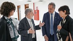 Mercedes Marcó del Pont, Daniel Scioli y Cecilia Todesca Bocco junto al asesor de presidencia de Brasil, Celso Amorim. Mercedes Marcó del Pont, Daniel Scioli y Cecilia Todesca Bocco junto al asesor de presidencia de Brasil, Celso Amorim.