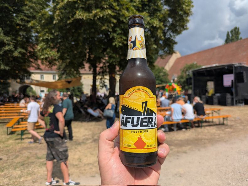 La cerveza Afuera