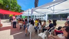 Este viernes 15, se realizó la Feria en defensa de la Ciencia y la Universidad en la Plaza Houssay.&nbsp;