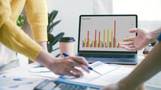 La empresa implementa la semana laboral de cuatro días una vez al mes.