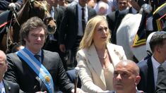 La Justicia recibió un pedido para peritar los celulares de Javier y Karina Milei, además del de Manuel Adorni.