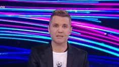 Santiago Del Moro rompió el aislamiento de la casa. Santiago Del Moro rompió el aislamiento de la casa.