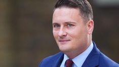 Wes Streeting sostuvo que la Argentina no cuenta con la capacidad necesaria para tomar el archipiélago . Wes Streeting sostuvo que la Argentina no cuenta con la capacidad necesaria para tomar el archipiélago .