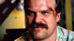El protagonista de Stranger Things vuelve a sorprender con un cambio físico extremo para una de las series más esperadas de HBO/Max.
