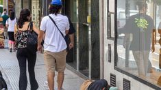 En abril, una familia necesitó casi $830 mil para no ser pobre. En abril, una familia necesitó casi $830 mil para no ser pobre.