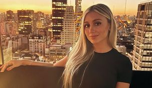 La periodista difundió en sus redes sociales imágenes que mostraron una transformación estética.