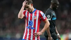 La operación prácticamente cierra la puerta al argentino, que era el principal objetivo del equipo catalán, mientras Atlético de Madrid mantiene una postura firme sobre su salida.