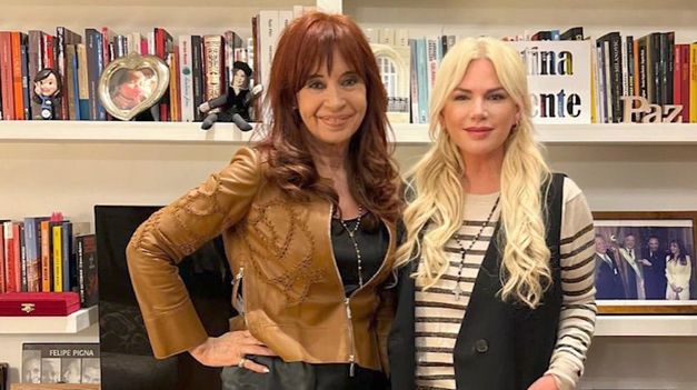 Esmeralda Mitre visitó a Cristina el viernes pasado en San José 1111.