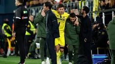 El defensor salió a los 22 minutos del primer tiempo por una lesión en su pierna izquierda. El defensor salió a los 22 minutos del primer tiempo por una lesión en su pierna izquierda.