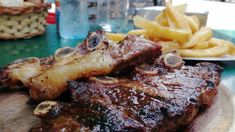 El bodegón barato de Buenos Aires que hace una carne que queda como una manteca. El bodegón barato de Buenos Aires que hace una carne que queda como una manteca.