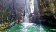 Fuente del Jaguar se encuentra ubicada dentro del Parque Nacional Calilegua, en la provincia de Jujuy. Fuente del Jaguar se encuentra ubicada dentro del Parque Nacional Calilegua, en la provincia de Jujuy.