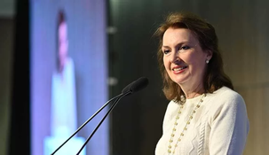 La canciller Diana Mondino posee el 49,61% del capital del banco Roela.