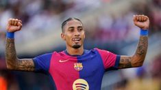 Raphinha marcó un triplete para Barcelona. Raphinha marcó un triplete para Barcelona.